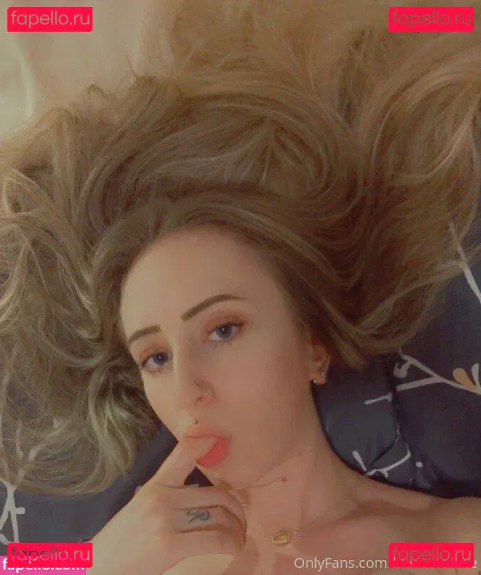 blamevalerie Onlyfans Photo Gallery 