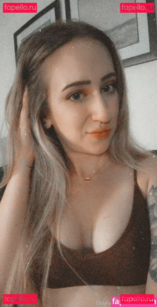 blamevalerie Onlyfans Photo Gallery 