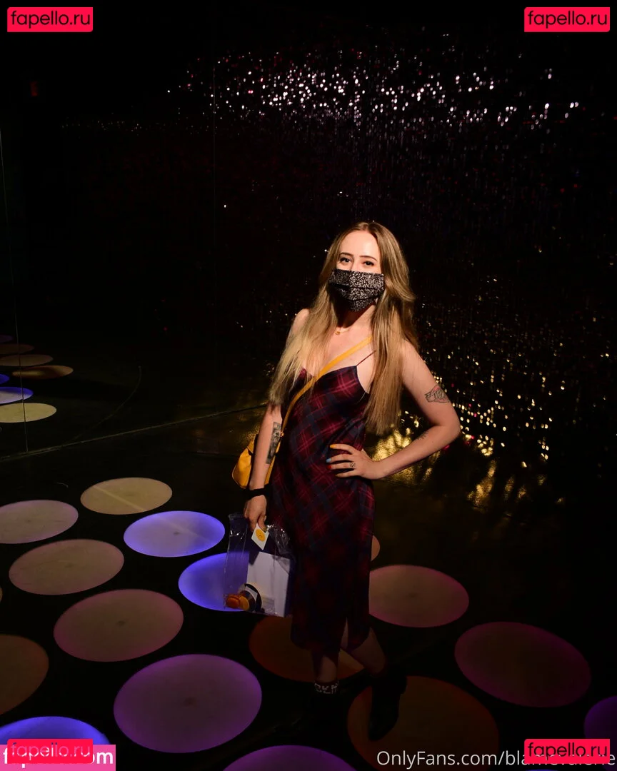 blamevalerie Onlyfans Photo Gallery 