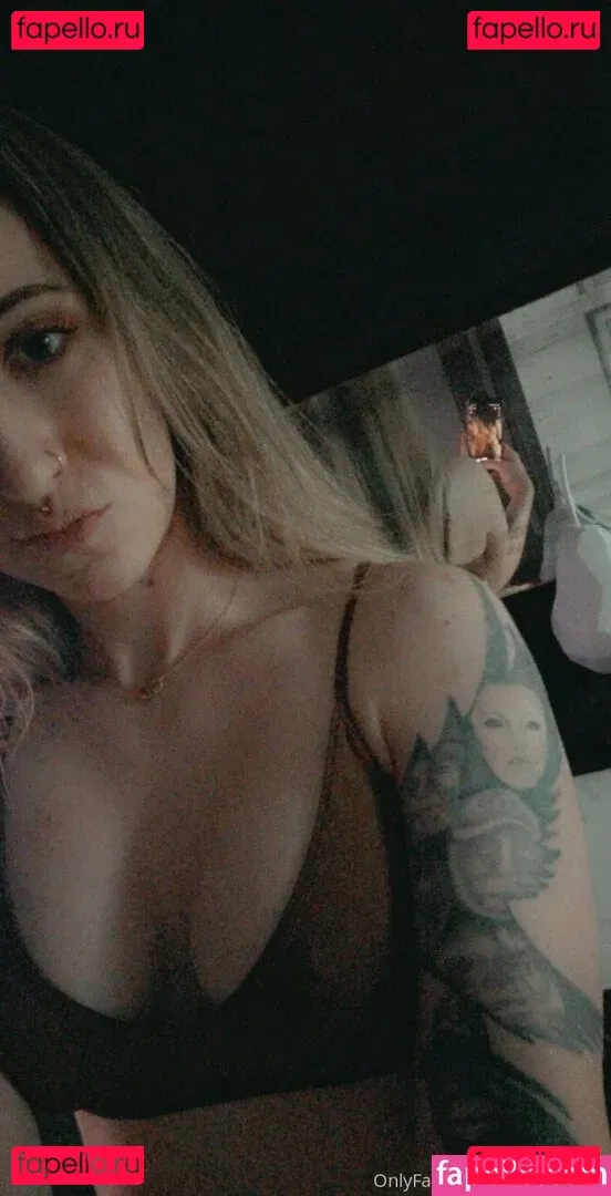 blamevalerie Onlyfans Photo Gallery 