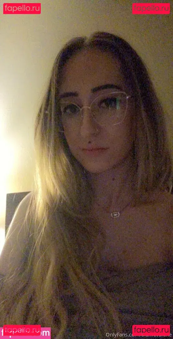 blamevalerie Onlyfans Photo Gallery 