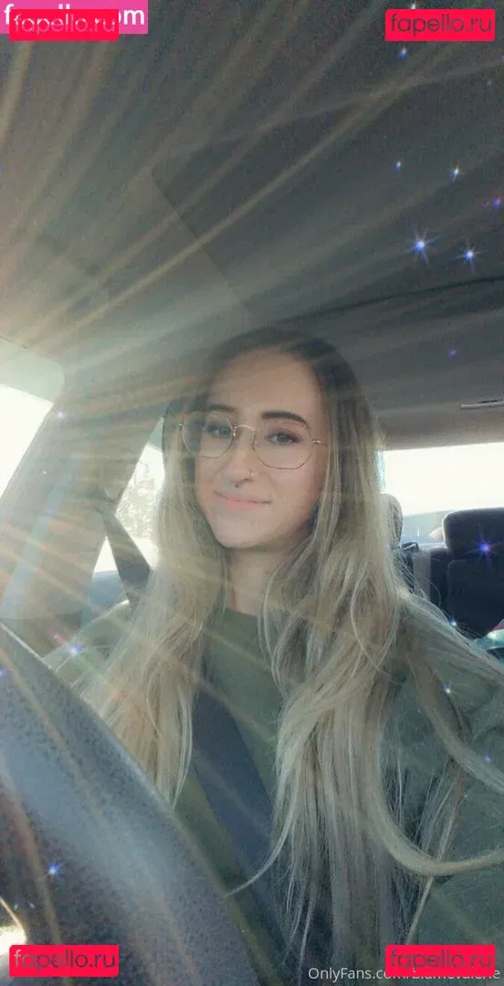 blamevalerie Onlyfans Photo Gallery 