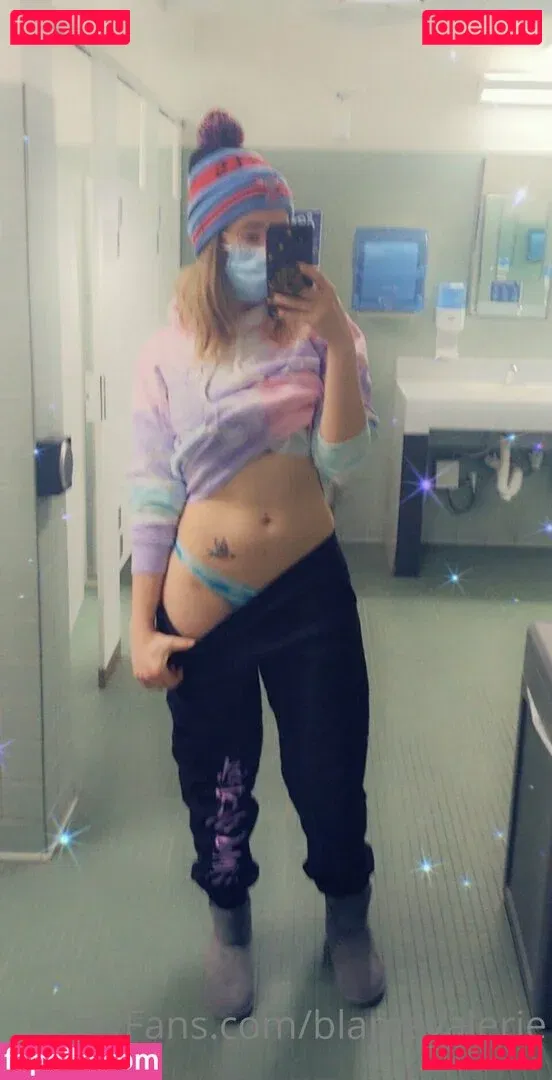 blamevalerie Onlyfans Photo Gallery 