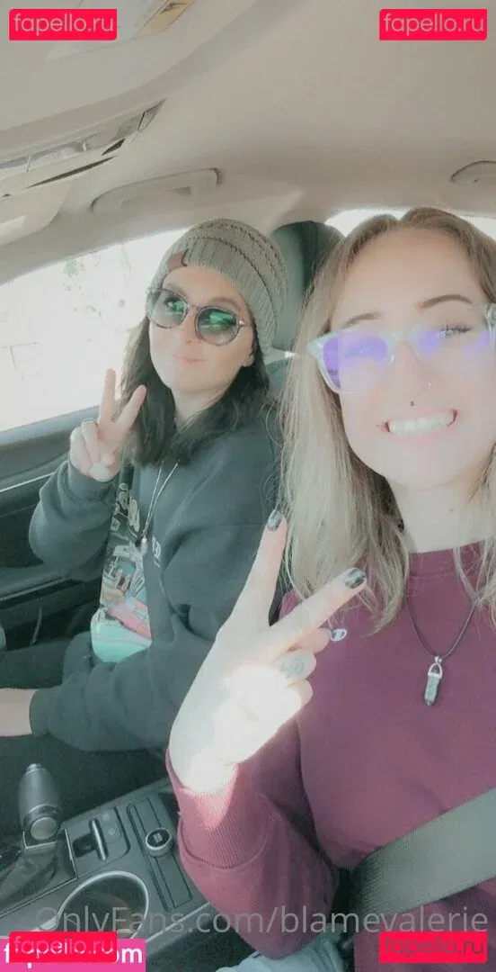 blamevalerie Onlyfans Photo Gallery 