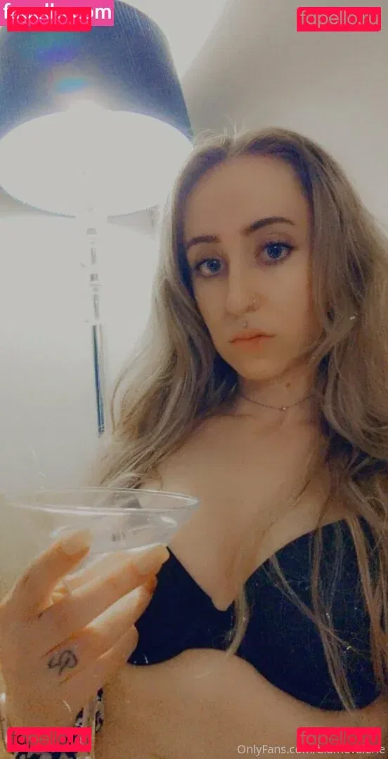 blamevalerie Onlyfans Photo Gallery 