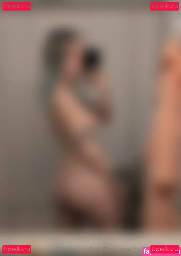 blamevalerie Onlyfans Photo Gallery 