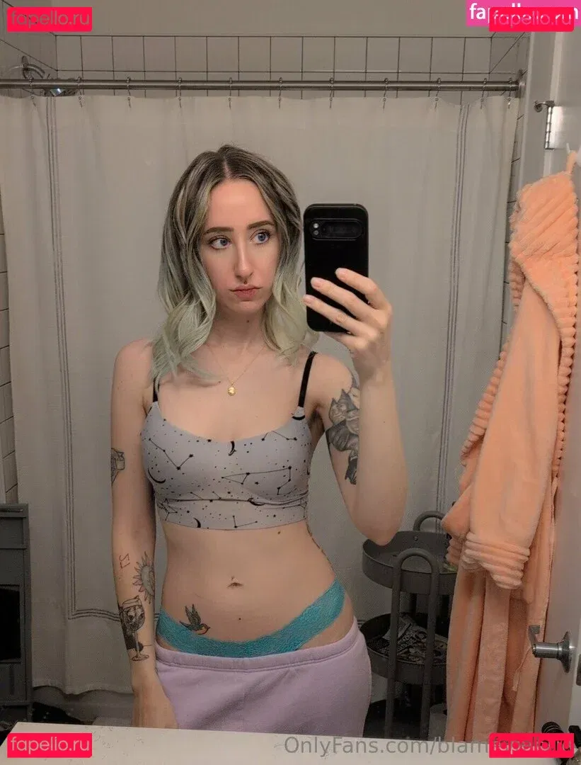 blamevalerie Onlyfans Photo Gallery 