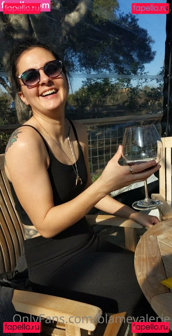 blamevalerie Onlyfans Photo Gallery 