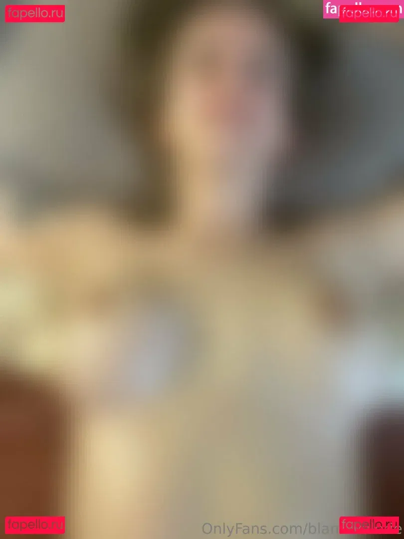 blamevalerie Onlyfans Photo Gallery 