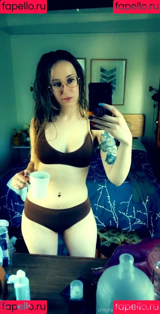 blamevalerie Onlyfans Photo Gallery 