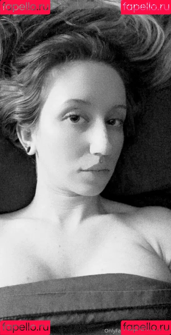 blamevalerie Onlyfans Photo Gallery 