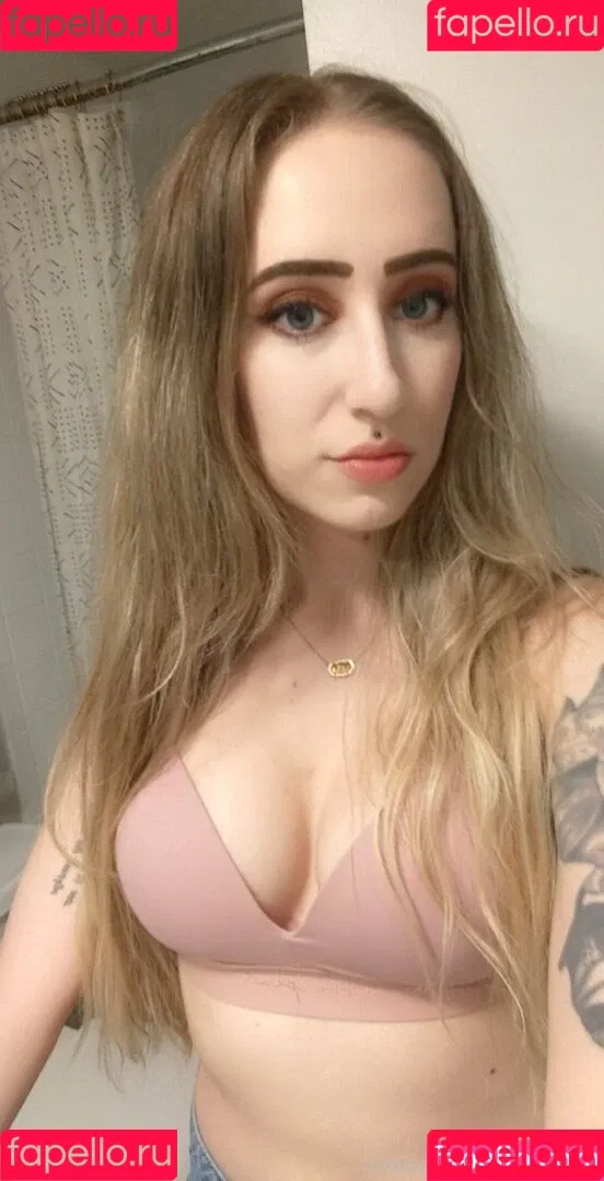 blamevalerie Onlyfans Photo Gallery 