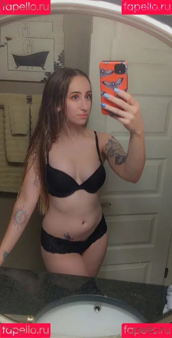 blamevalerie Onlyfans Photo Gallery 