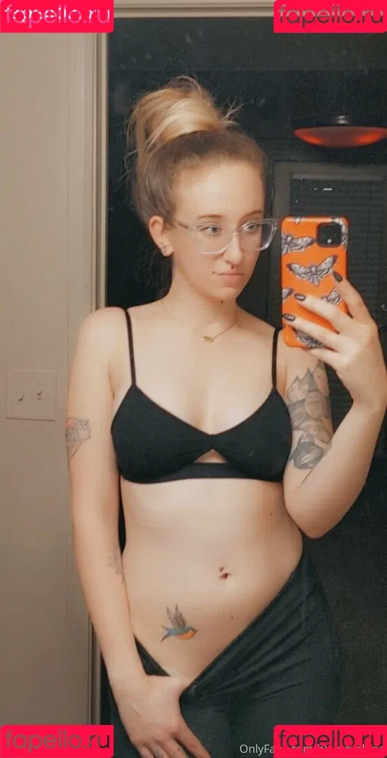 blamevalerie Onlyfans Photo Gallery 