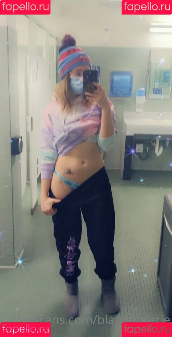 blamevalerie Onlyfans Photo Gallery 
