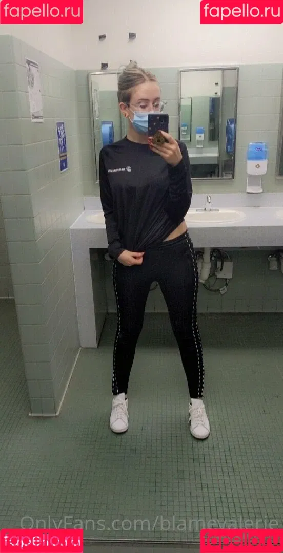 blamevalerie Onlyfans Photo Gallery 