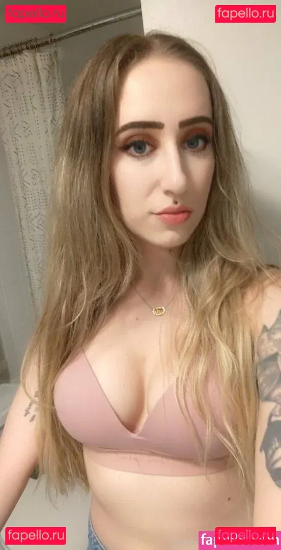 blamevalerie Onlyfans Photo Gallery 