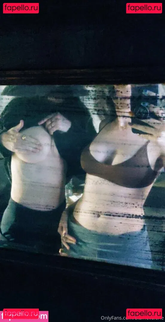 blamevalerie Onlyfans Photo Gallery 