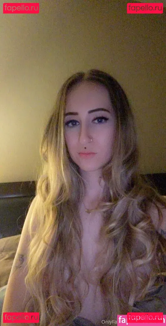 blamevalerie Onlyfans Photo Gallery 