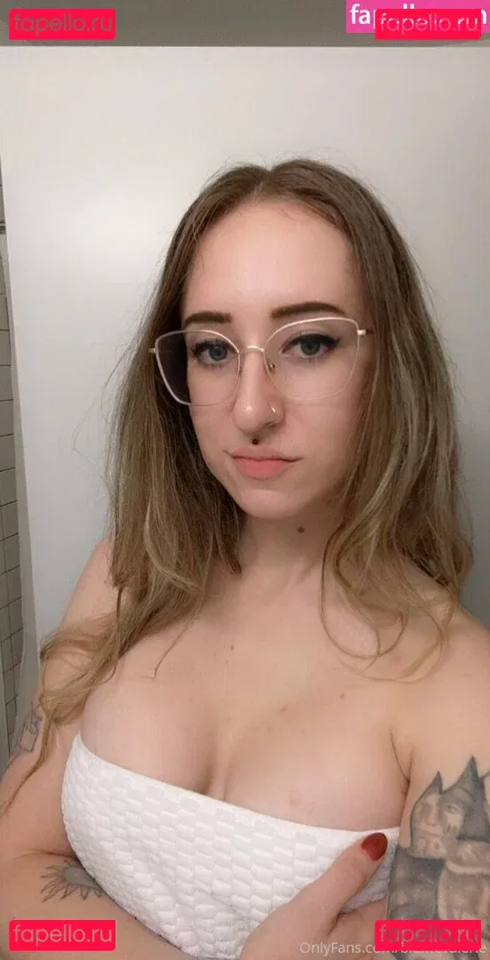 blamevalerie Onlyfans Photo Gallery 