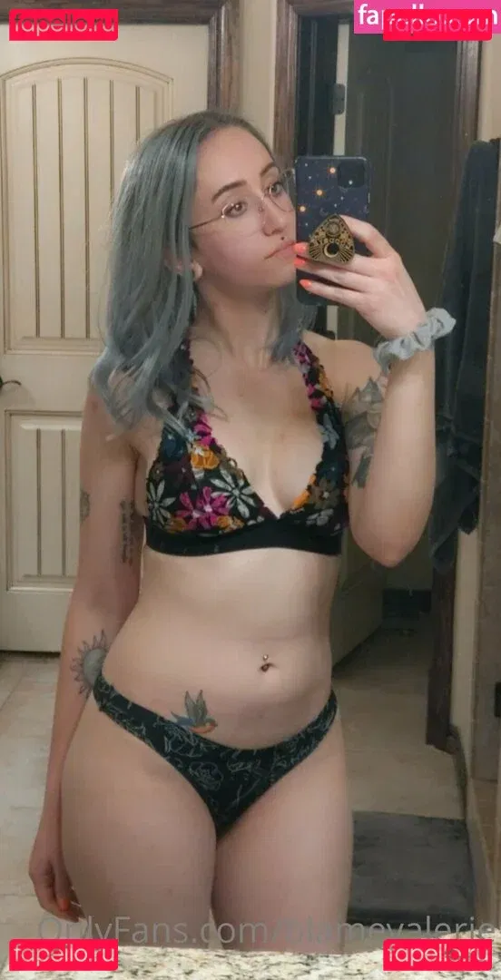 blamevalerie Onlyfans Photo Gallery 