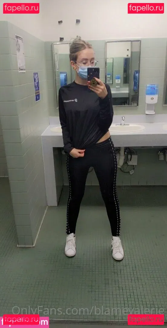 blamevalerie Onlyfans Photo Gallery 