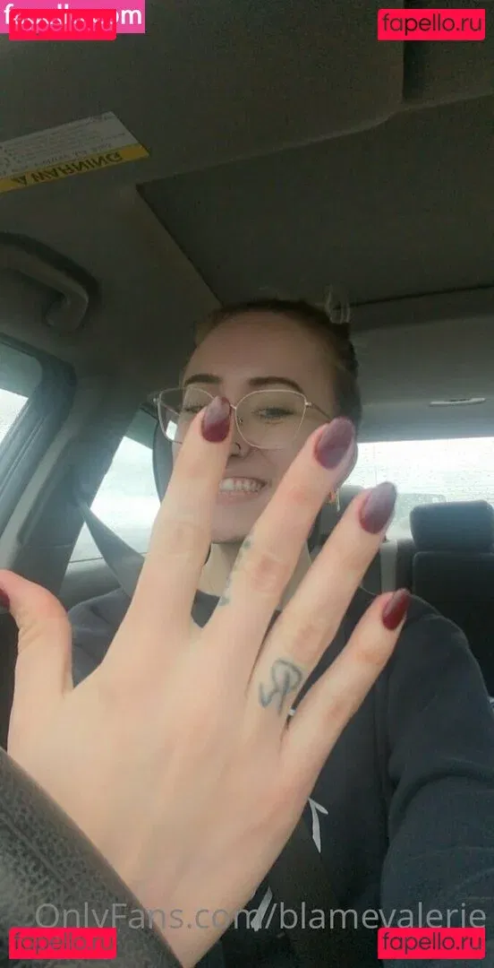 blamevalerie Onlyfans Photo Gallery 