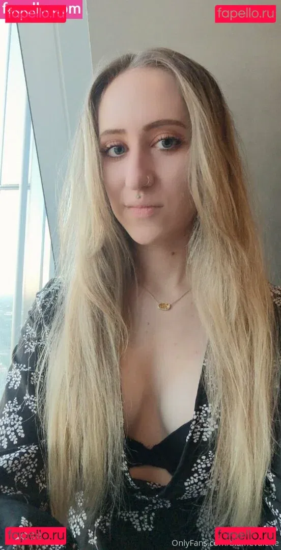 blamevalerie Onlyfans Photo Gallery 