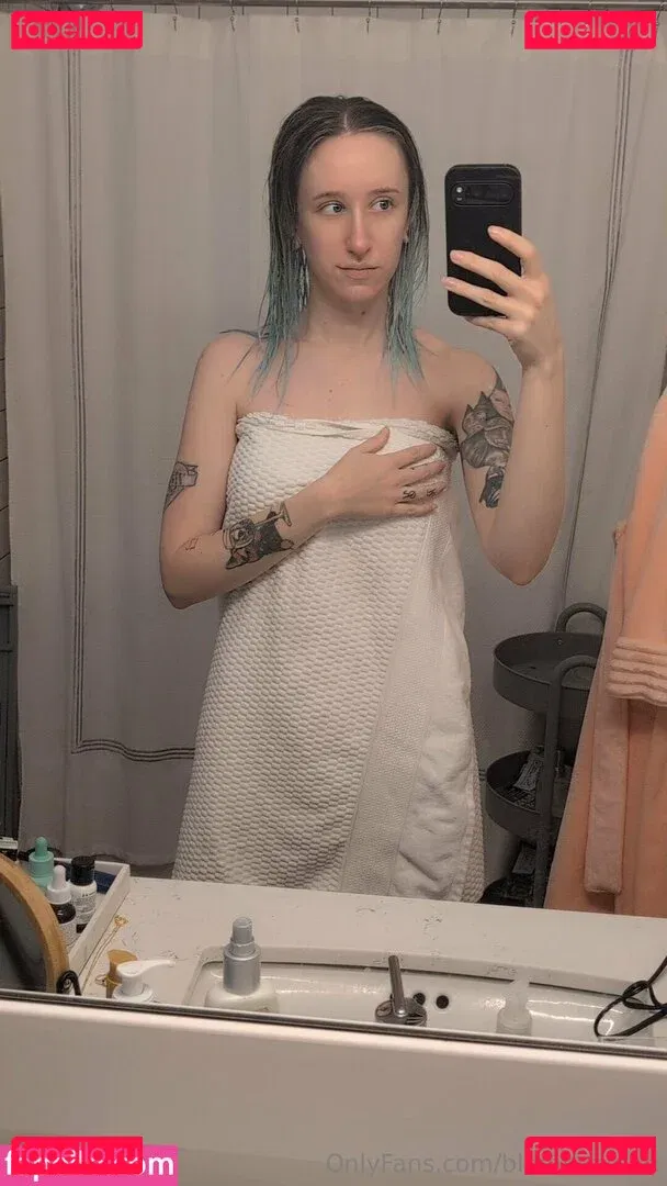 blamevalerie Onlyfans Photo Gallery 