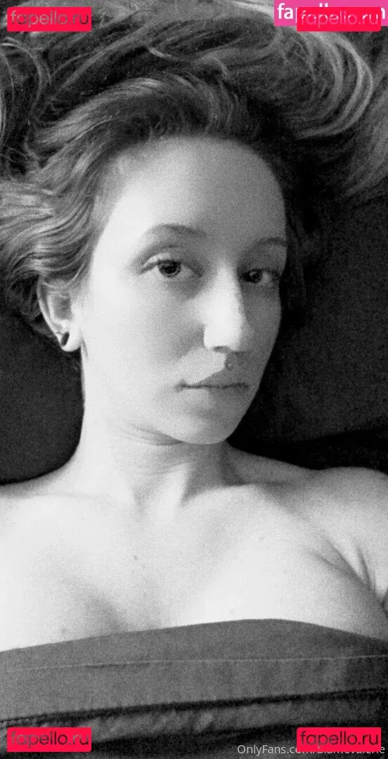blamevalerie Onlyfans Photo Gallery 