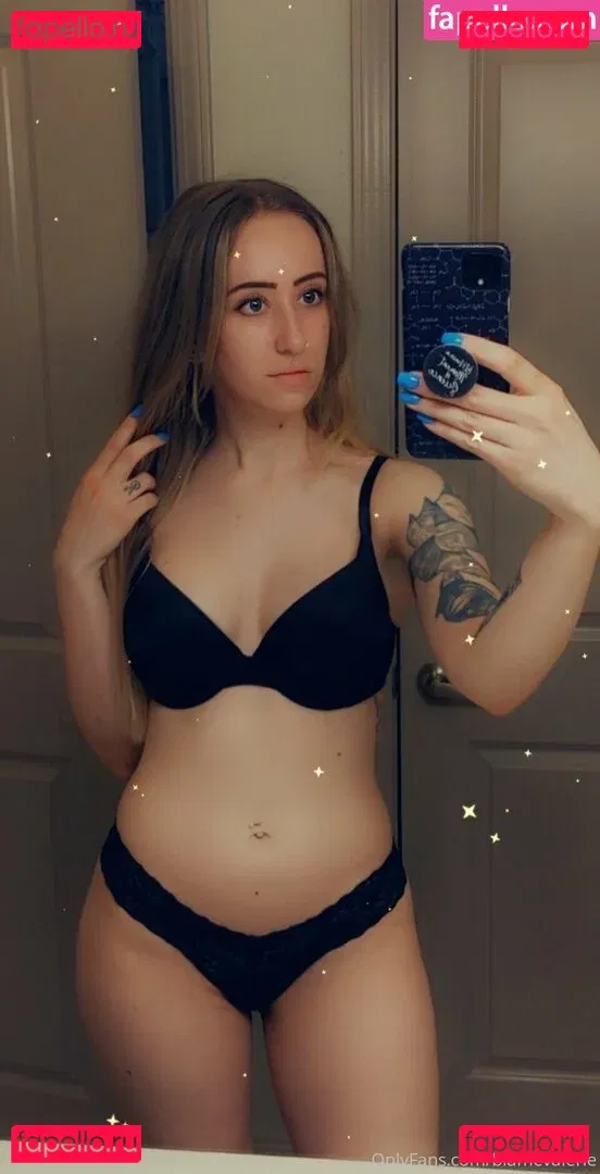blamevalerie Onlyfans Photo Gallery 