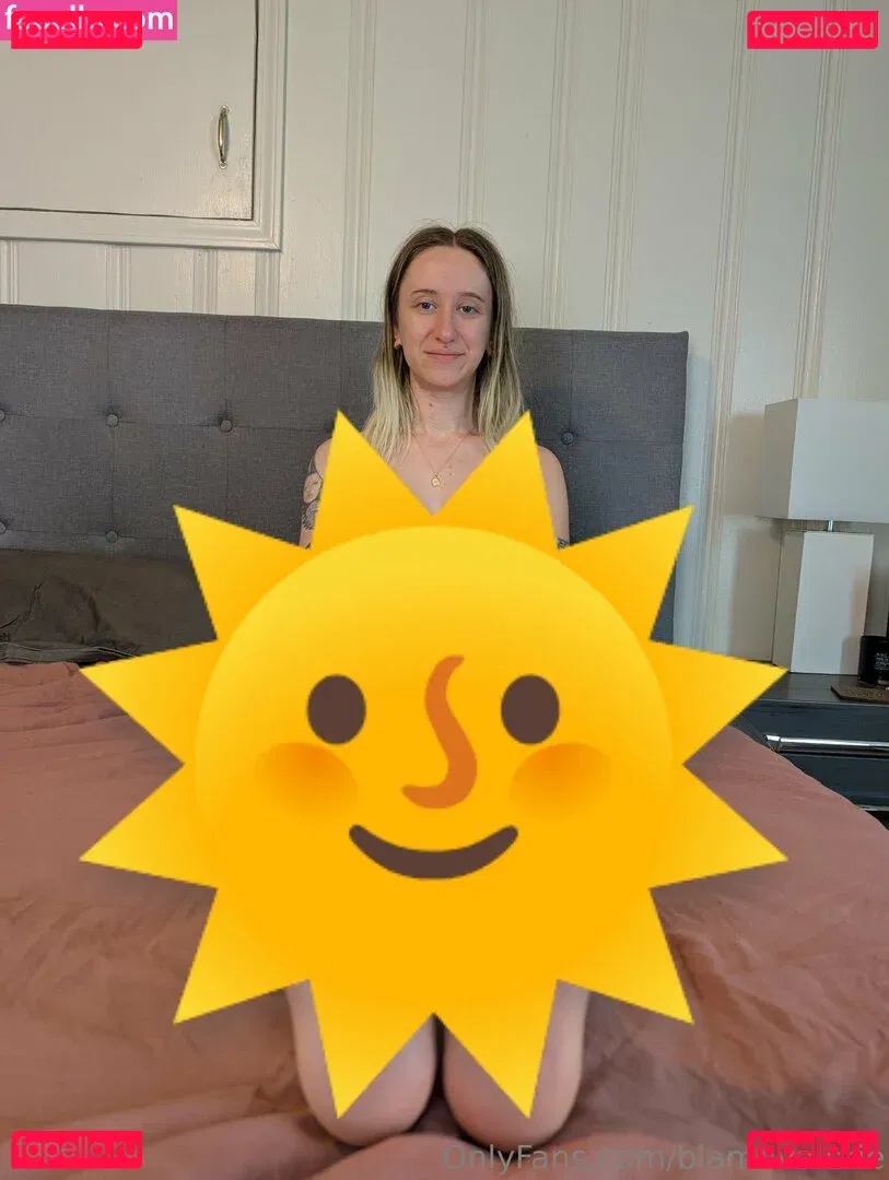 blamevalerie Onlyfans Photo Gallery 