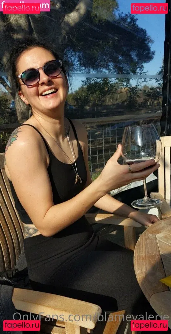 blamevalerie Onlyfans Photo Gallery 
