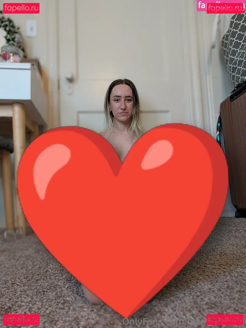 blamevalerie Onlyfans Photo Gallery 