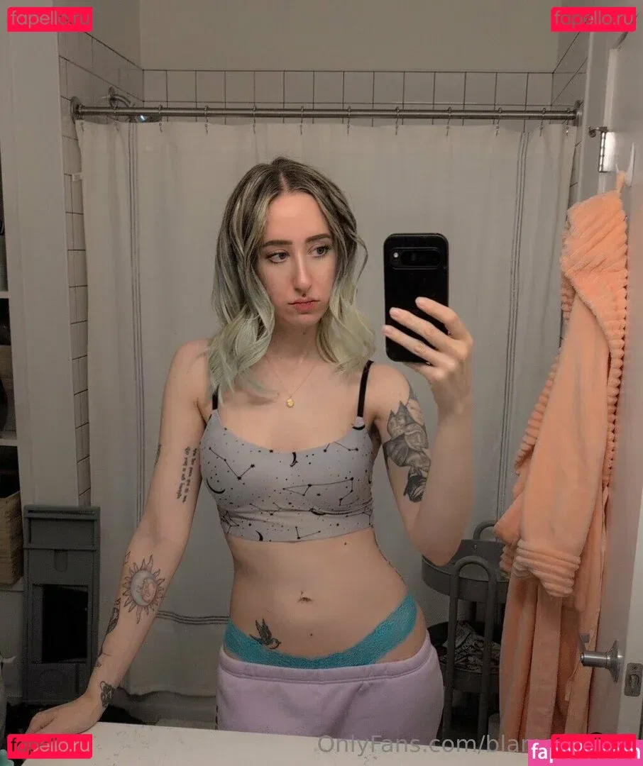 blamevalerie Onlyfans Photo Gallery 