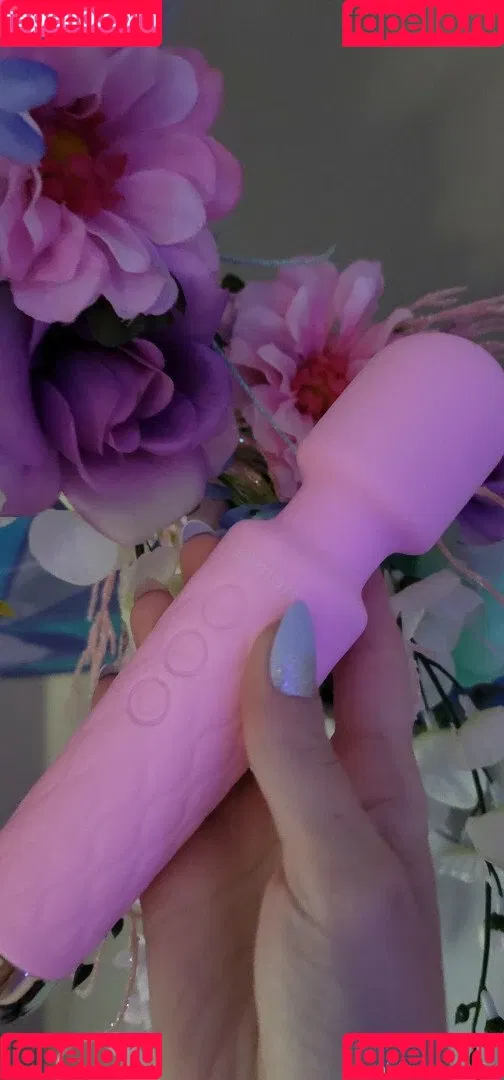 QT Lux Onlyfans Photo Gallery 