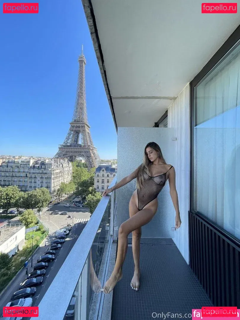 QT Lux Onlyfans Photo Gallery 