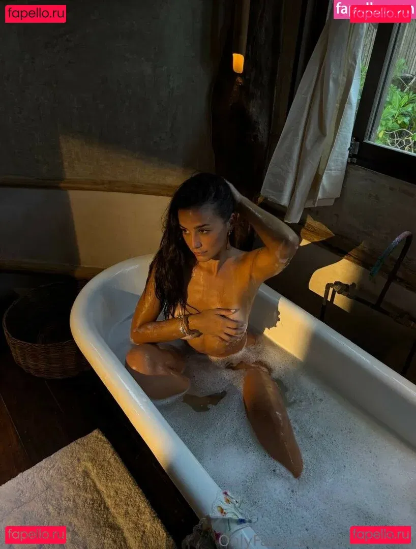 QT Lux Onlyfans Photo Gallery 