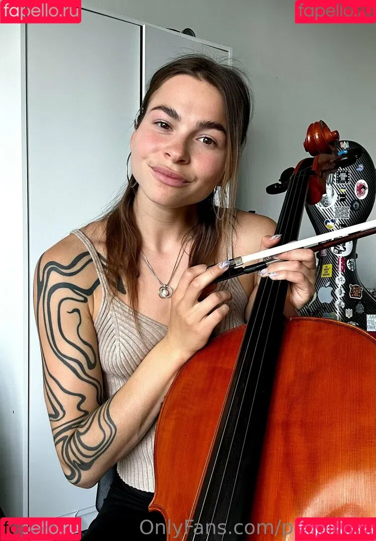 poly_luna Onlyfans Photo Gallery 