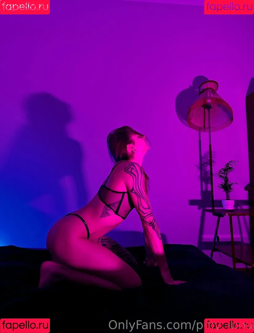 poly_luna Onlyfans Photo Gallery 