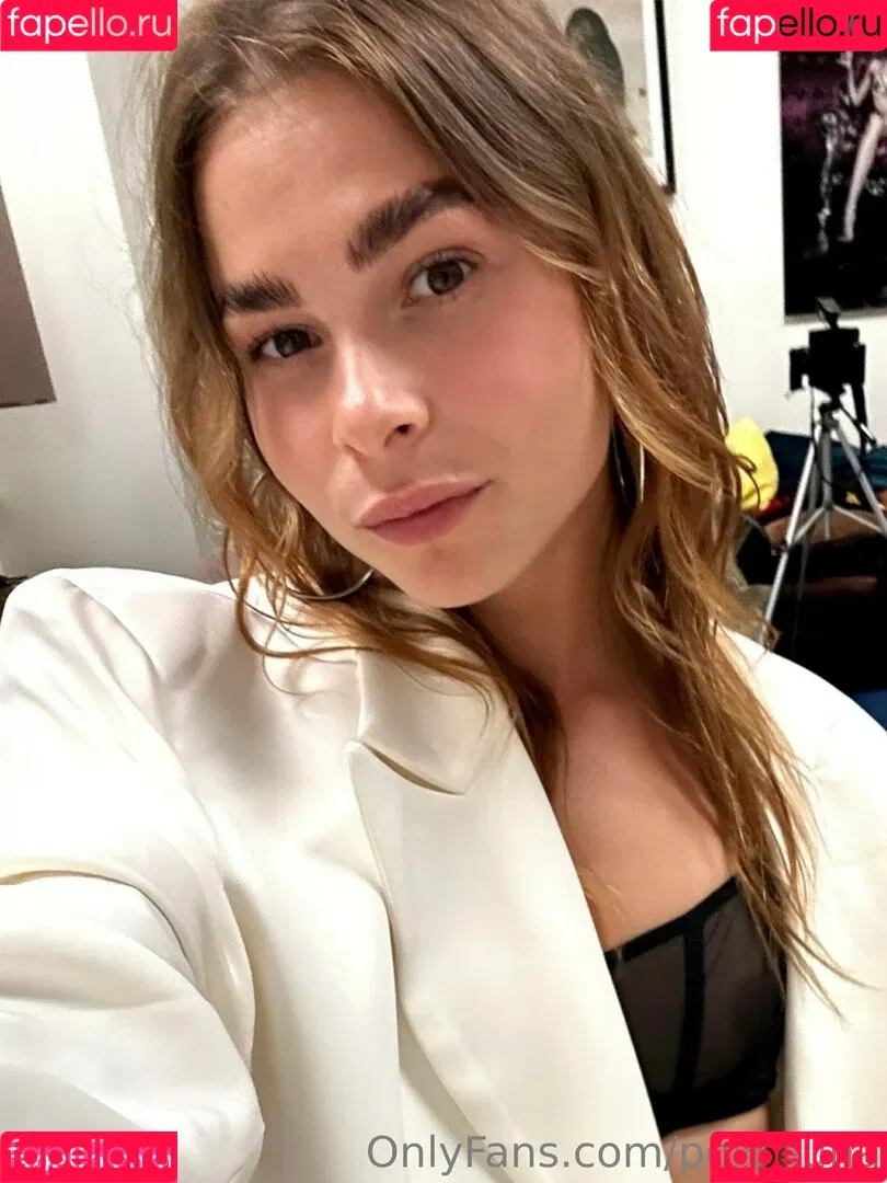 poly_luna Onlyfans Photo Gallery 