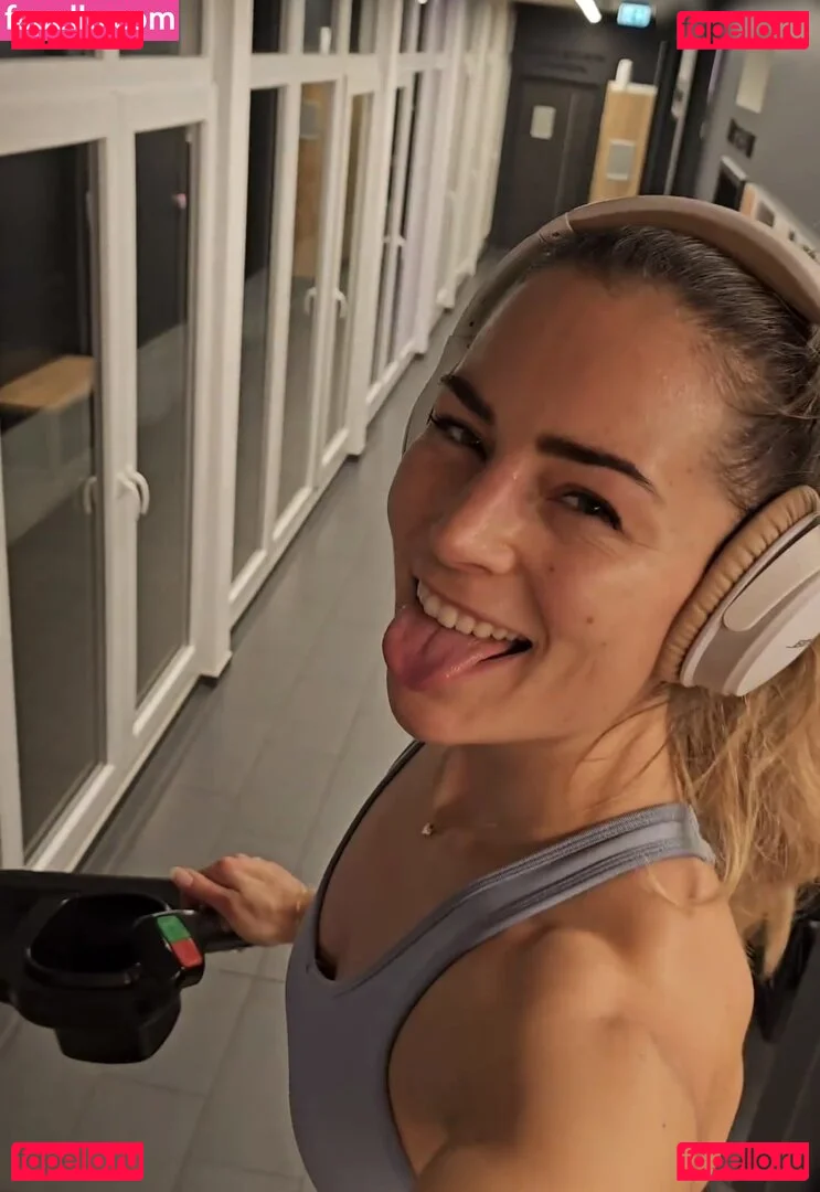 Viktoria Fischer Onlyfans Photo Gallery 