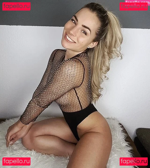 Viktoria Fischer Onlyfans Photo Gallery 