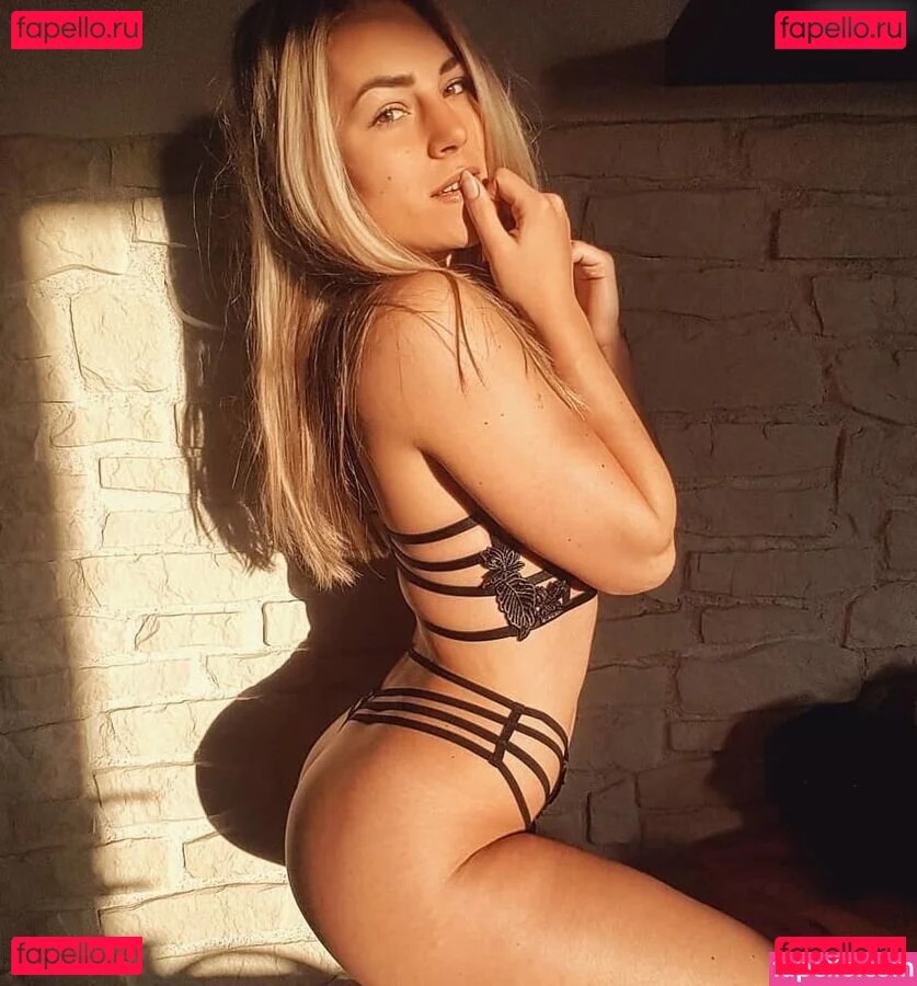 Viktoria Fischer Onlyfans Photo Gallery 