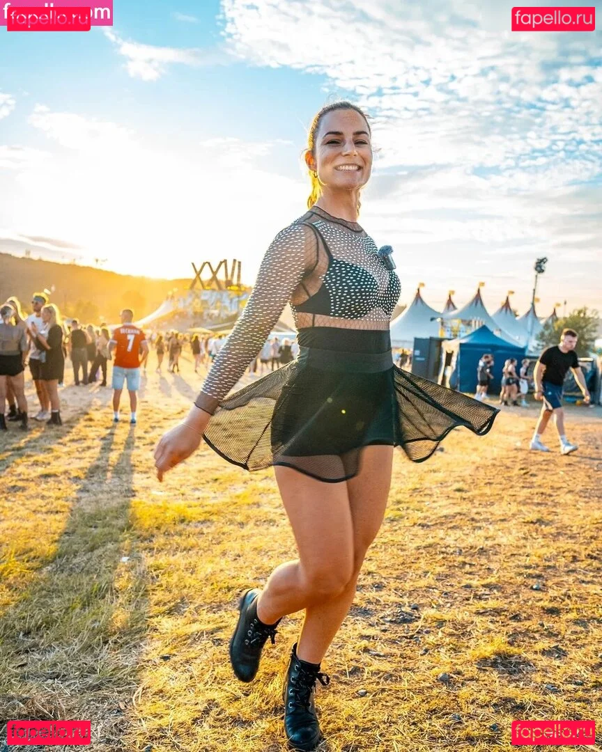 Viktoria Fischer Onlyfans Photo Gallery 