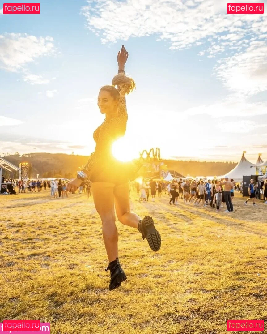 Viktoria Fischer Onlyfans Photo Gallery 