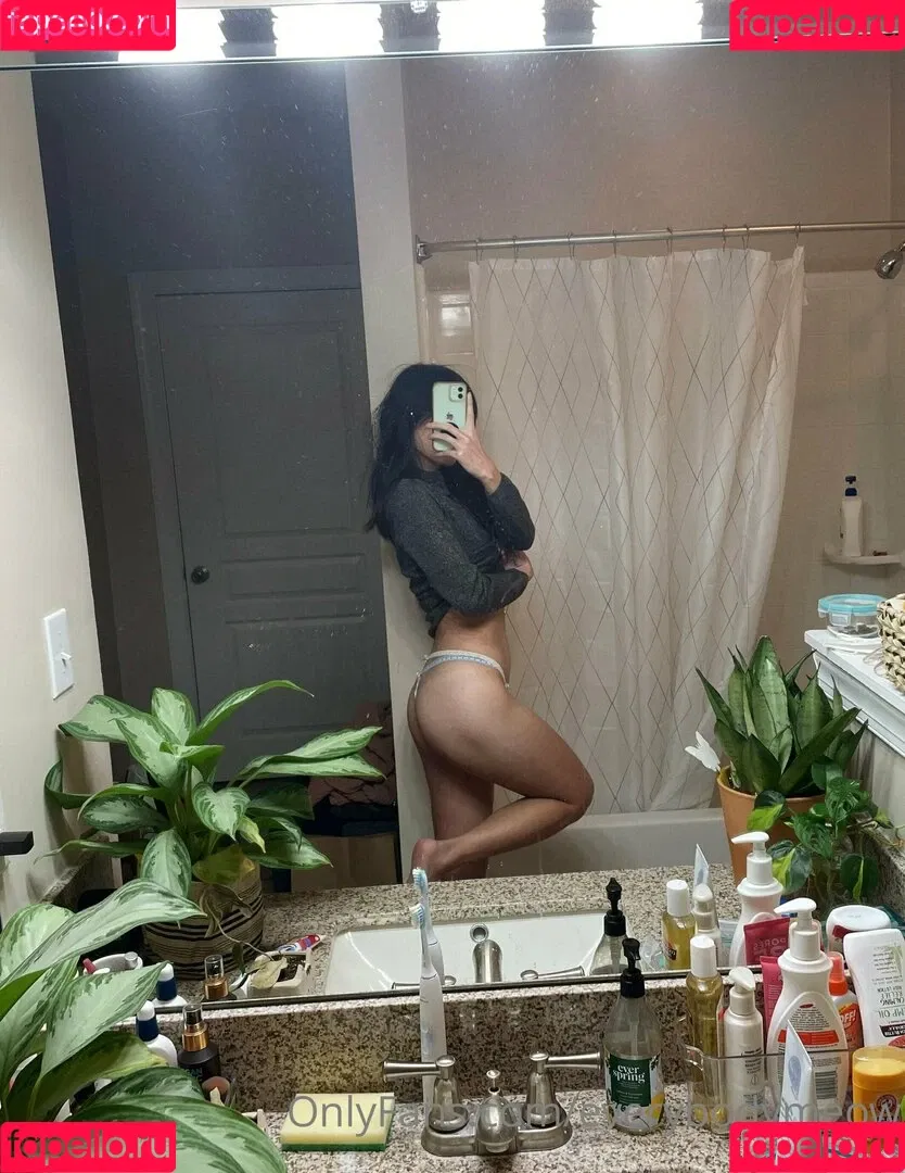 everybodymeow Onlyfans Photo Gallery 