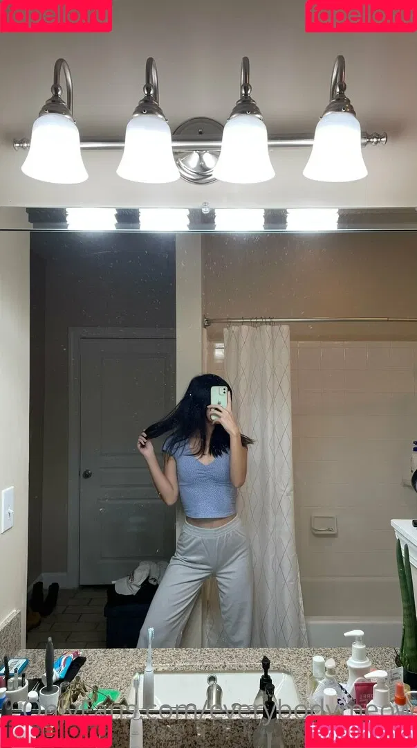 everybodymeow Onlyfans Photo Gallery 