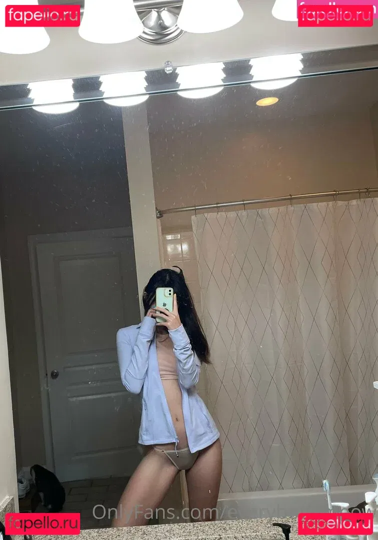 everybodymeow Onlyfans Photo Gallery 