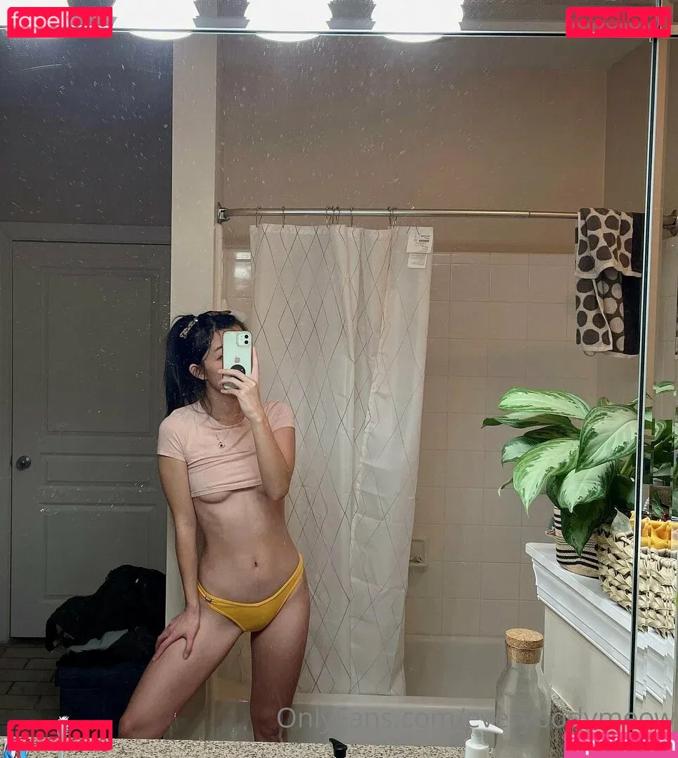 everybodymeow Onlyfans Photo Gallery 